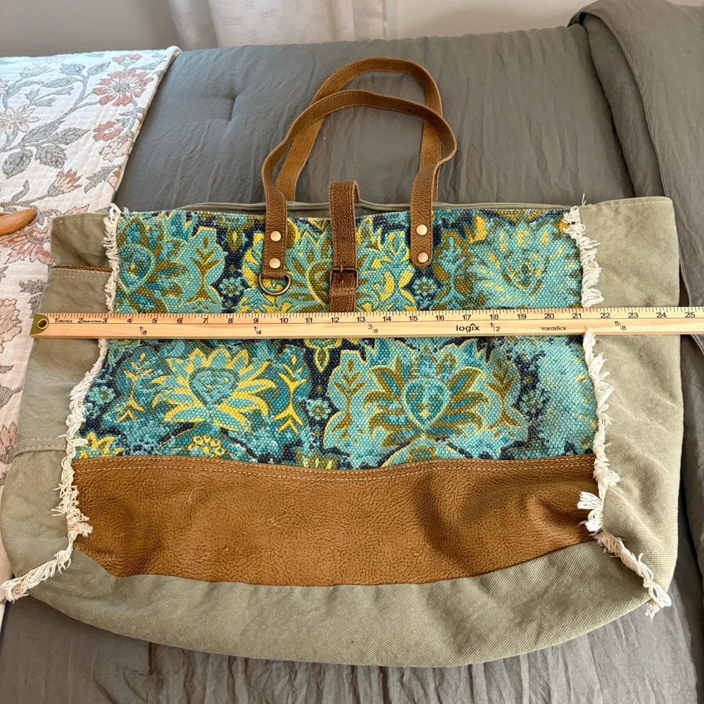 Myra Bag Aqua Magic Weekender Bag. 18” x 25”.